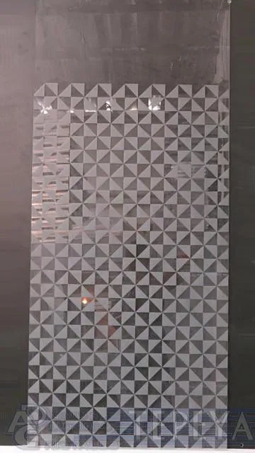 Cristal texturizado en pirámides